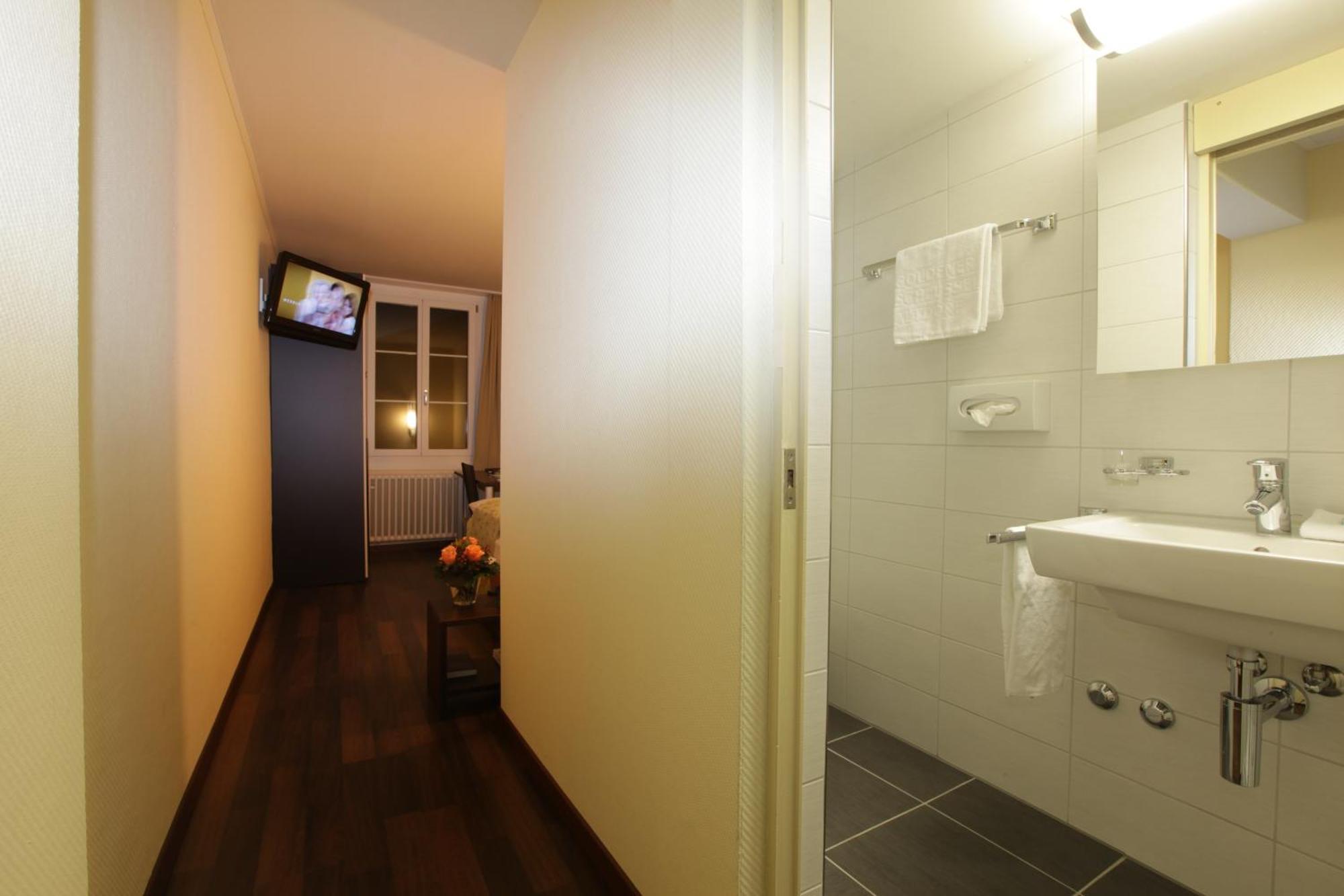 Hotel Restaurant Goldener Schluessel Altdorf Ngoại thất bức ảnh
